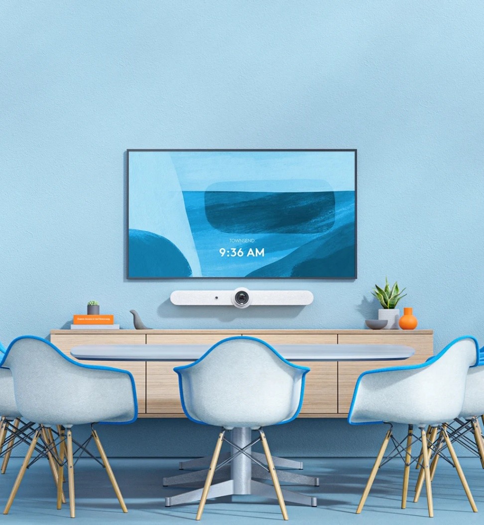 Logitech Rally Bar Mini видеоконферентно решение за малка зала за срещи до 6 участници