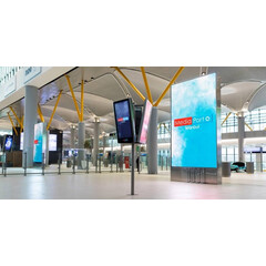 Samsung QH43C - ярък рекламен дисплей 43"