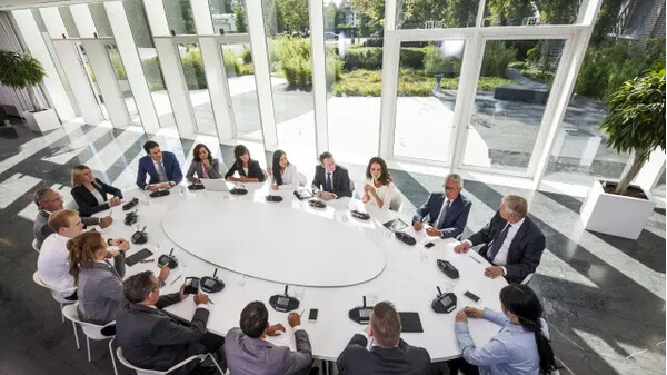 Безжична дискусионна система Bosch Dicentis Wireless Conference System